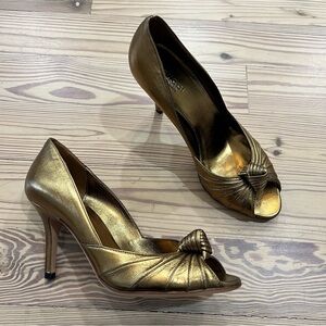 GUCCI Gold Peep-Toe Heels Size 7